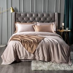 Anti-Mite Warm Luxury Bedding High Standard Bedroom Quilt Fluffy Bedding Set