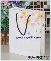 White kraft paper material shopping bag