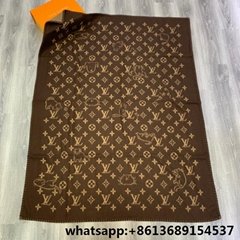               brown pattern fleece blanket,    lanket,    eo monogram blanket,lv