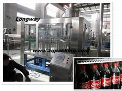 Automatic carbonated beverage bottling machine 